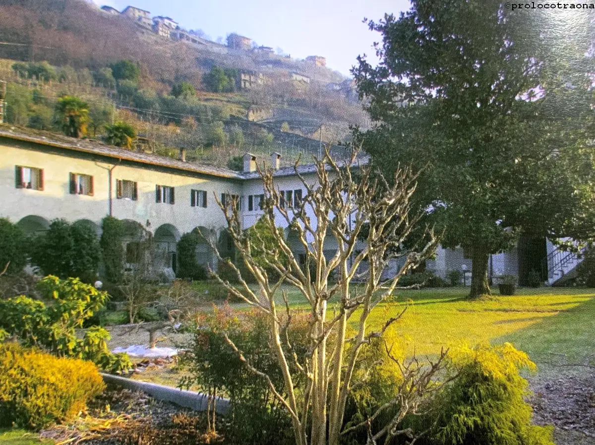 Chiostro dell'ex-convento, ora dimora privata.